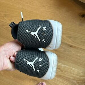 Men’s Nike airs size 9